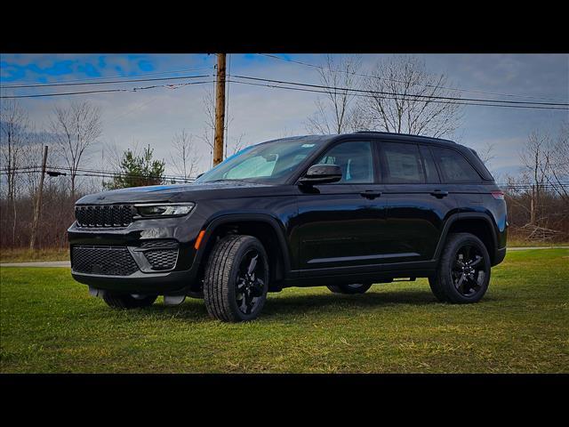 new 2025 Jeep Grand Cherokee car, priced at $44,195