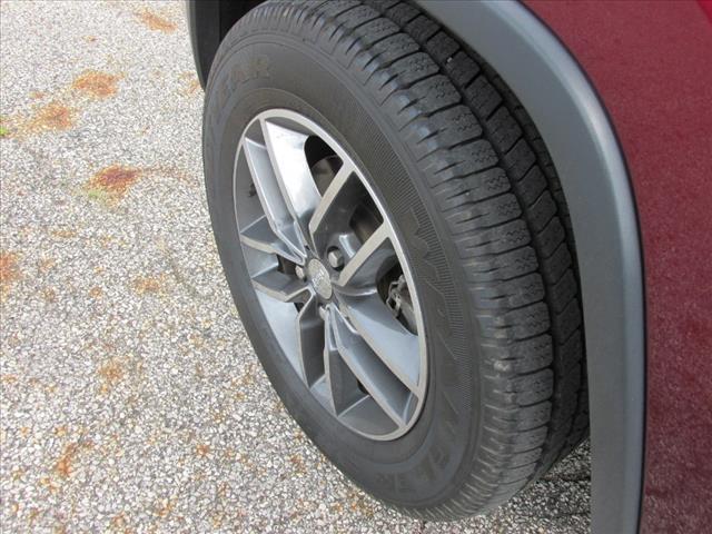 used 2017 Jeep Grand Cherokee car, priced at $17,500