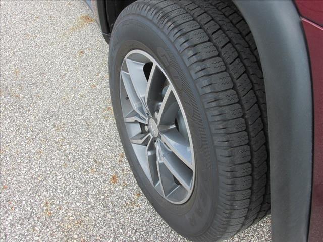 used 2017 Jeep Grand Cherokee car, priced at $17,500