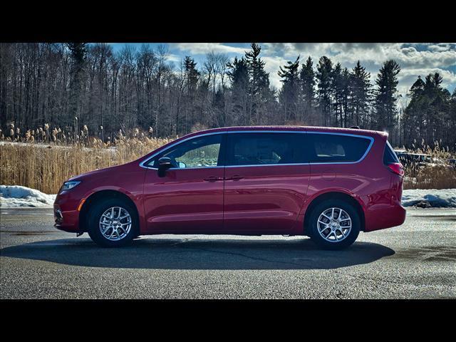 new 2025 Chrysler Pacifica car, priced at $39,996