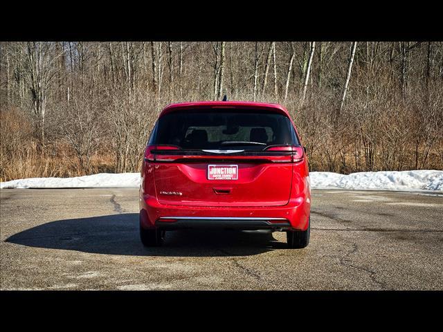 new 2025 Chrysler Pacifica car, priced at $39,996