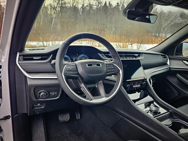 new 2025 Jeep Grand Cherokee car, priced at $46,746