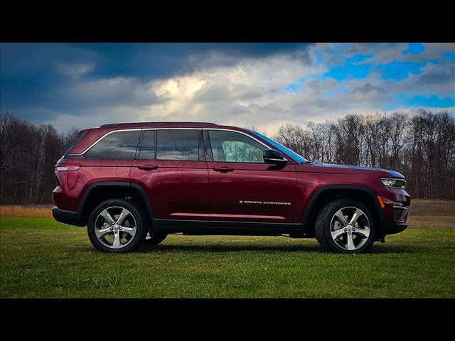 new 2025 Jeep Grand Cherokee car, priced at $48,455