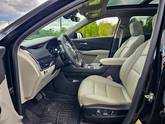 used 2022 Cadillac XT4 car, priced at $30,450