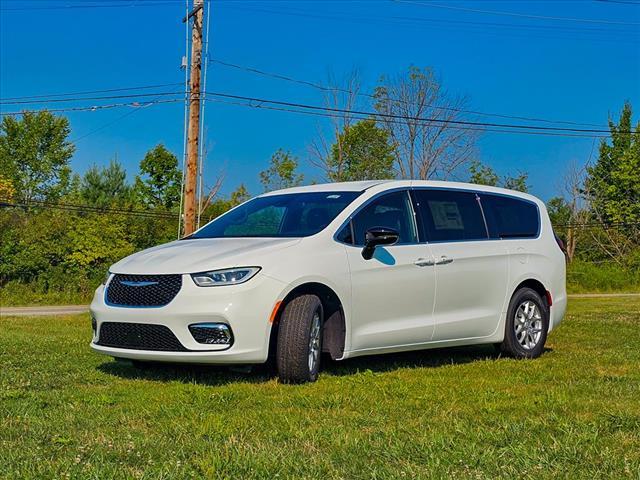 new 2026 Chrysler Pacifica car, priced at $39,486