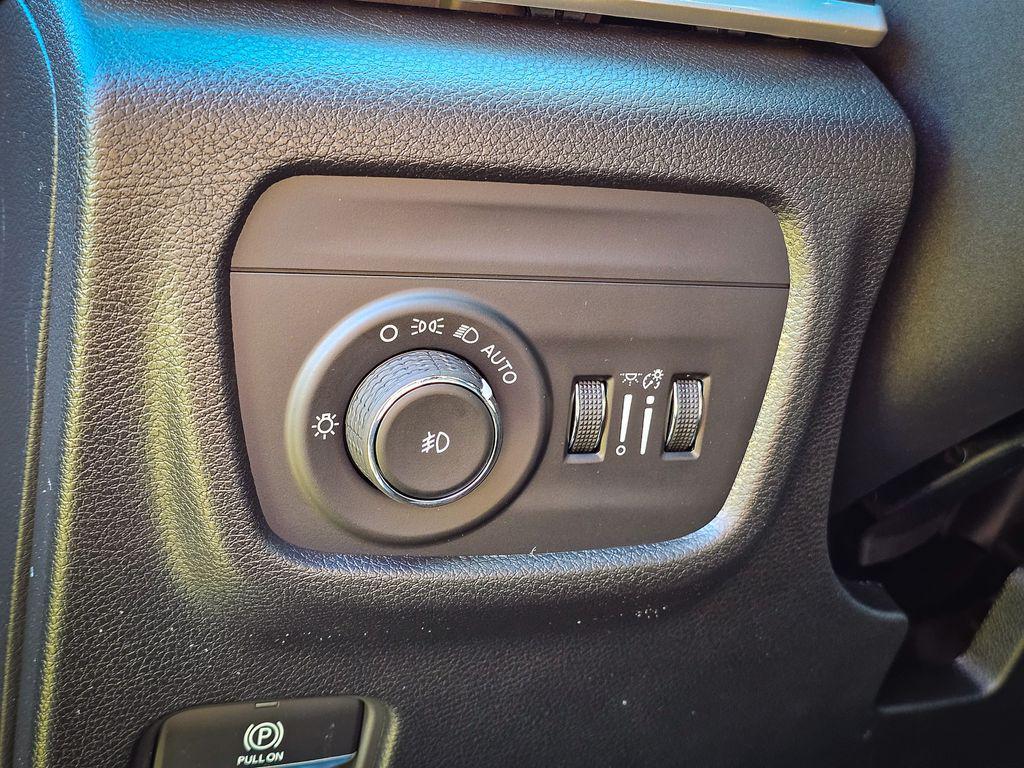 new 2025 Jeep Grand Cherokee car, priced at $47,760