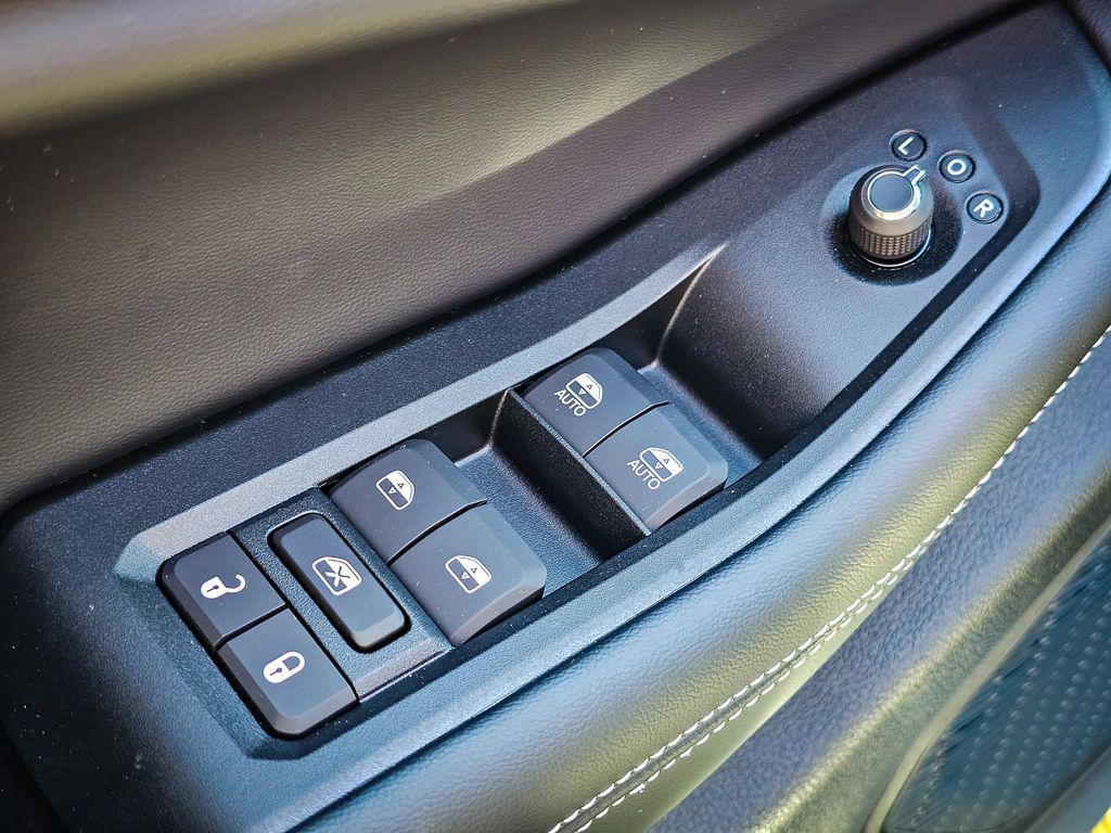 new 2025 Jeep Grand Cherokee car, priced at $47,760