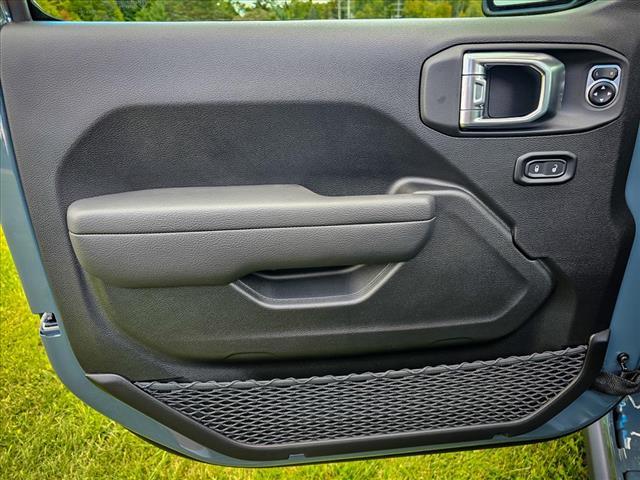 new 2025 Jeep Wrangler car, priced at $47,208