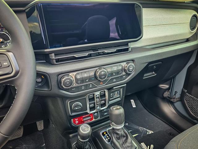 new 2025 Jeep Wrangler car, priced at $47,208