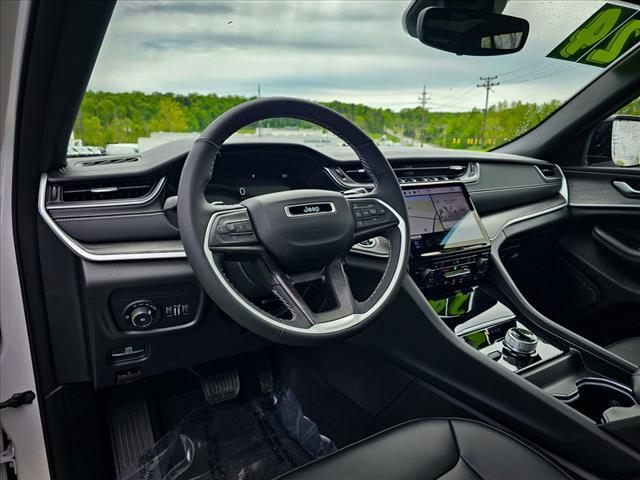 used 2024 Jeep Grand Cherokee car, priced at $37,900