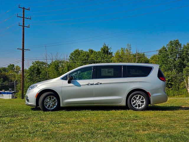 new 2026 Chrysler Pacifica car, priced at $39,450