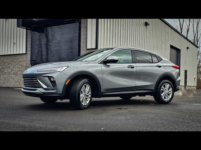 new 2025 Buick Envista car, priced at $25,290