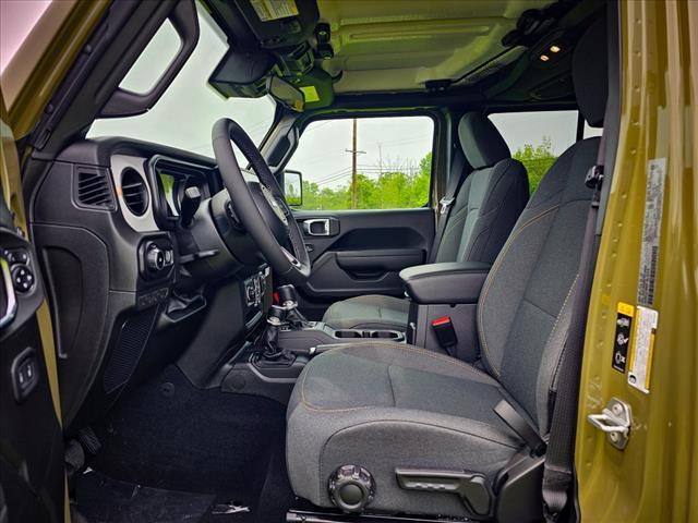 new 2025 Jeep Wrangler car, priced at $46,211