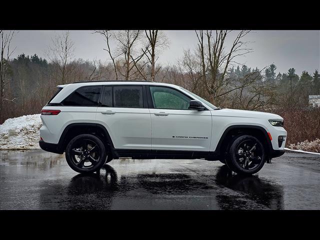 new 2025 Jeep Grand Cherokee car, priced at $50,730