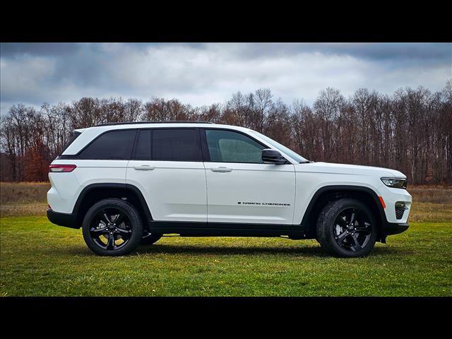 new 2024 Jeep Grand Cherokee car, priced at $49,631