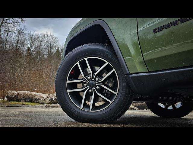 used 2021 Jeep Grand Cherokee car, priced at $28,900