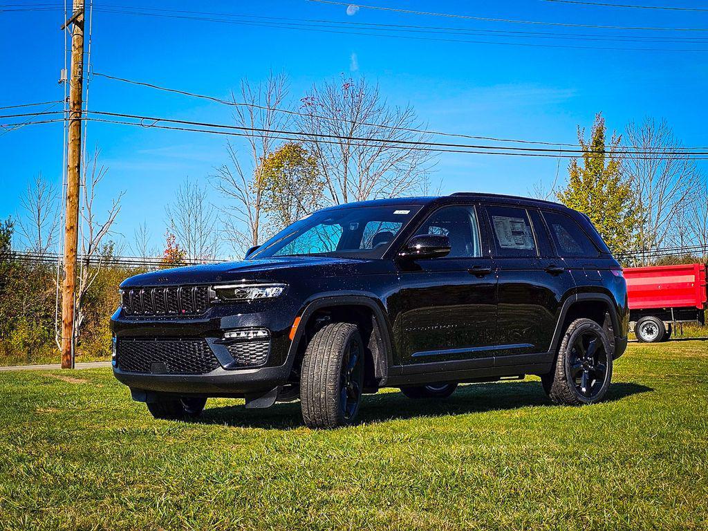 new 2025 Jeep Grand Cherokee car, priced at $50,485