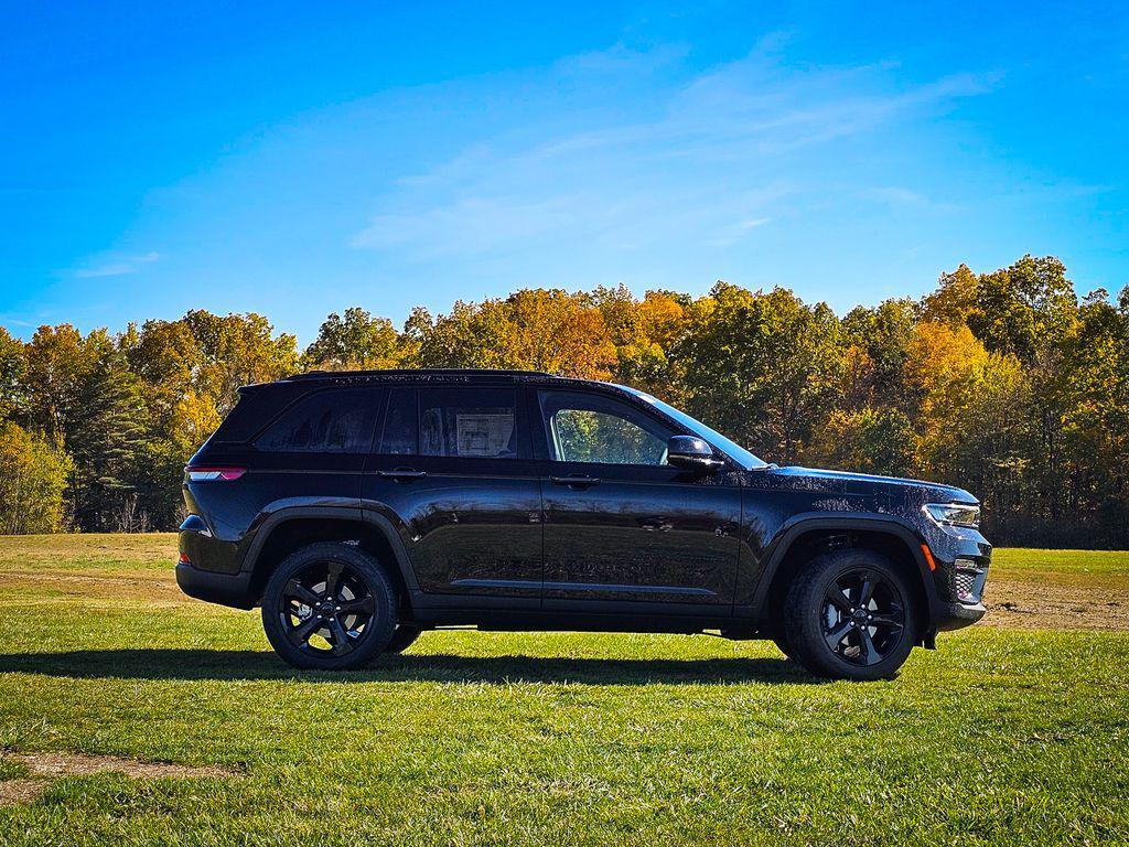 new 2025 Jeep Grand Cherokee car, priced at $50,485