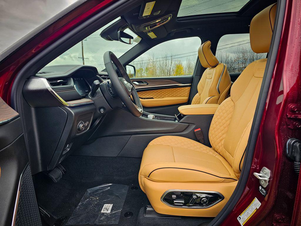 new 2025 Jeep Grand Cherokee car, priced at $59,773