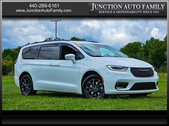 used 2021 Chrysler Pacifica car, priced at $26,900