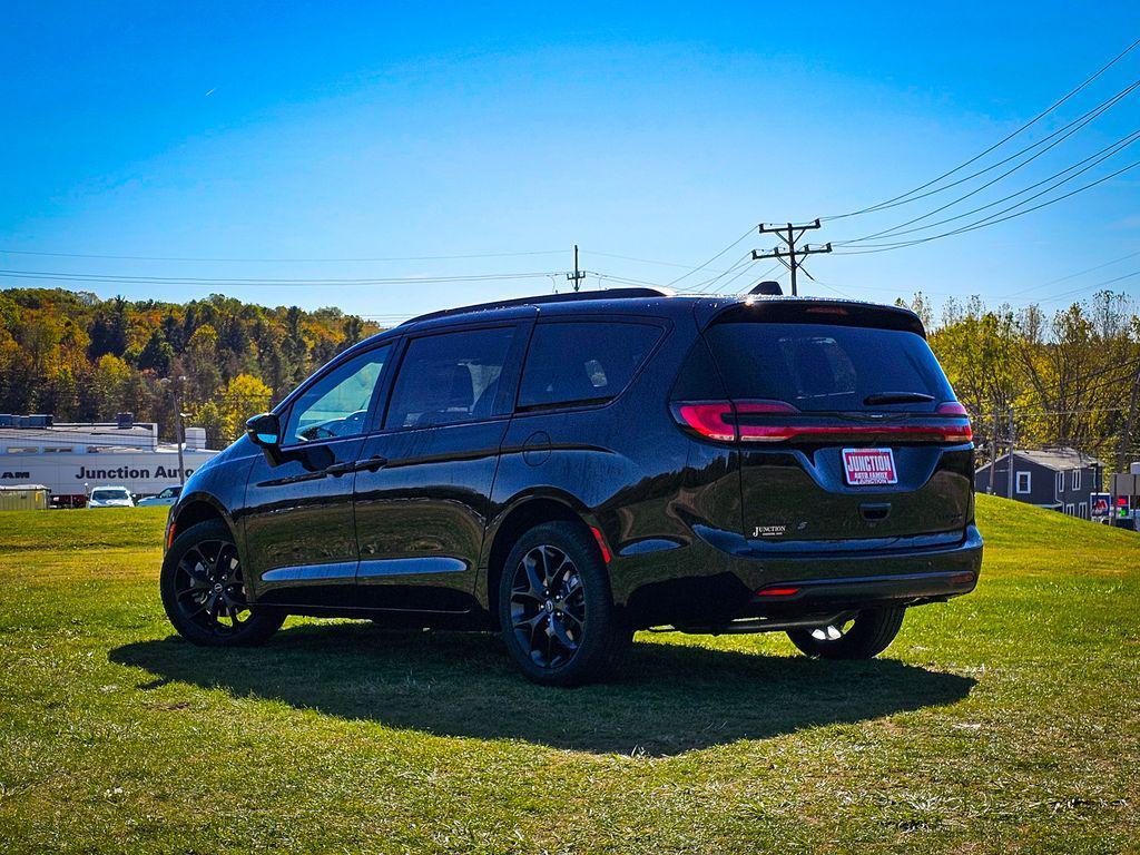 new 2026 Chrysler Pacifica car, priced at $52,572
