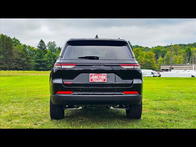 new 2024 Jeep Grand Cherokee car, priced at $43,274