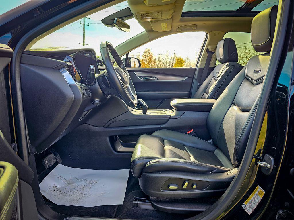 used 2017 Cadillac XT5 car, priced at $19,900