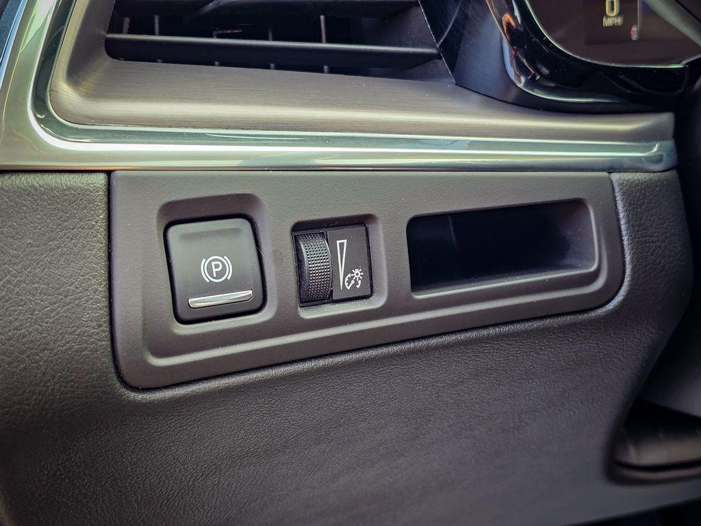 used 2017 Cadillac XT5 car, priced at $19,900