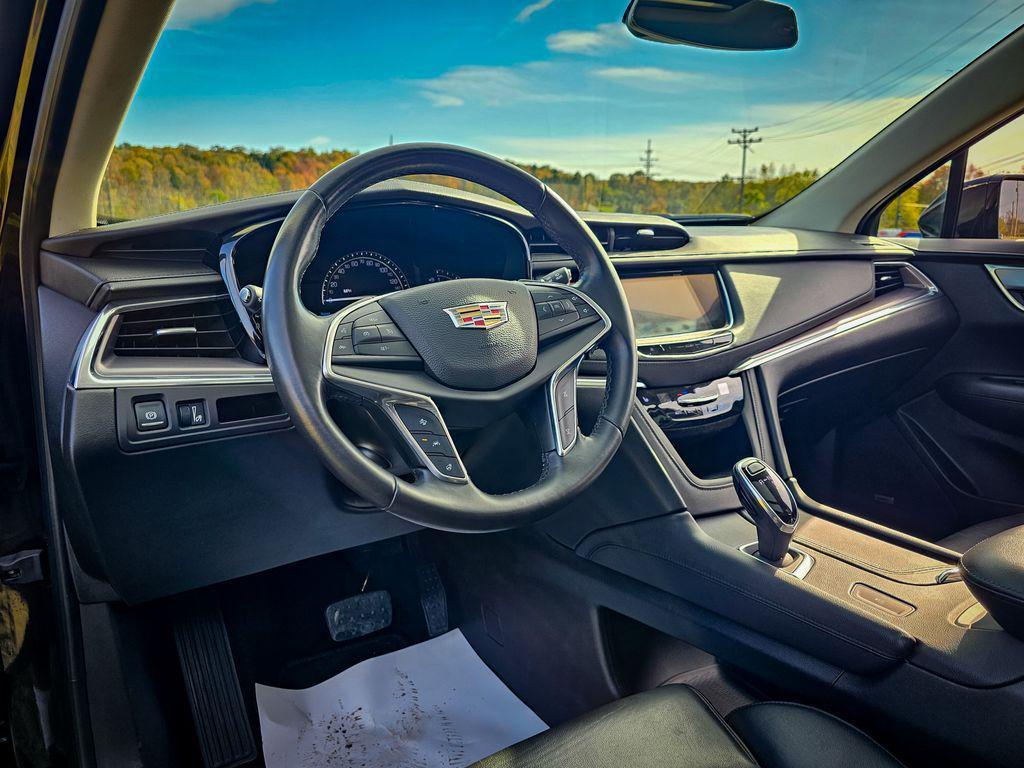 used 2017 Cadillac XT5 car, priced at $19,900