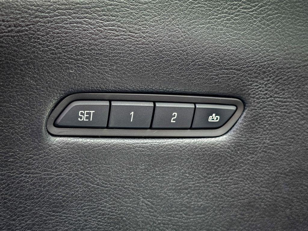 used 2017 Cadillac XT5 car, priced at $19,900