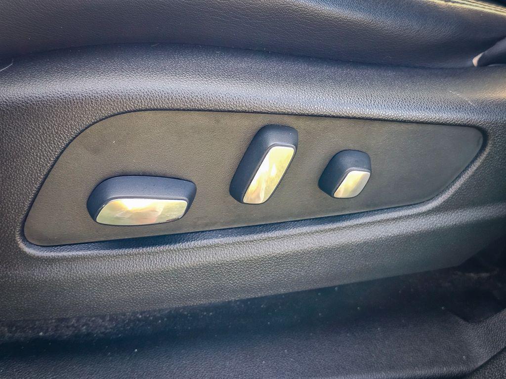 used 2017 Cadillac XT5 car, priced at $19,900