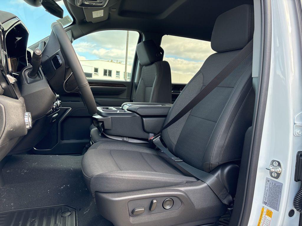 new 2026 GMC Sierra 2500 car, priced at $66,560