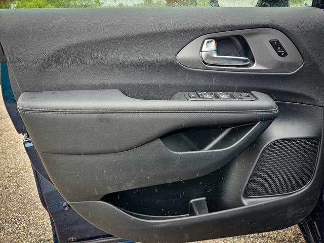 new 2025 Chrysler Pacifica car, priced at $44,849
