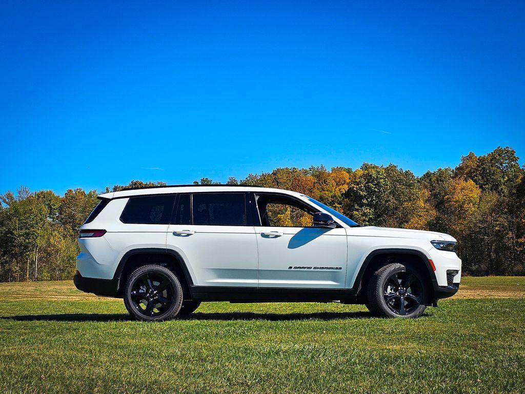 new 2025 Jeep Grand Cherokee L car, priced at $49,297