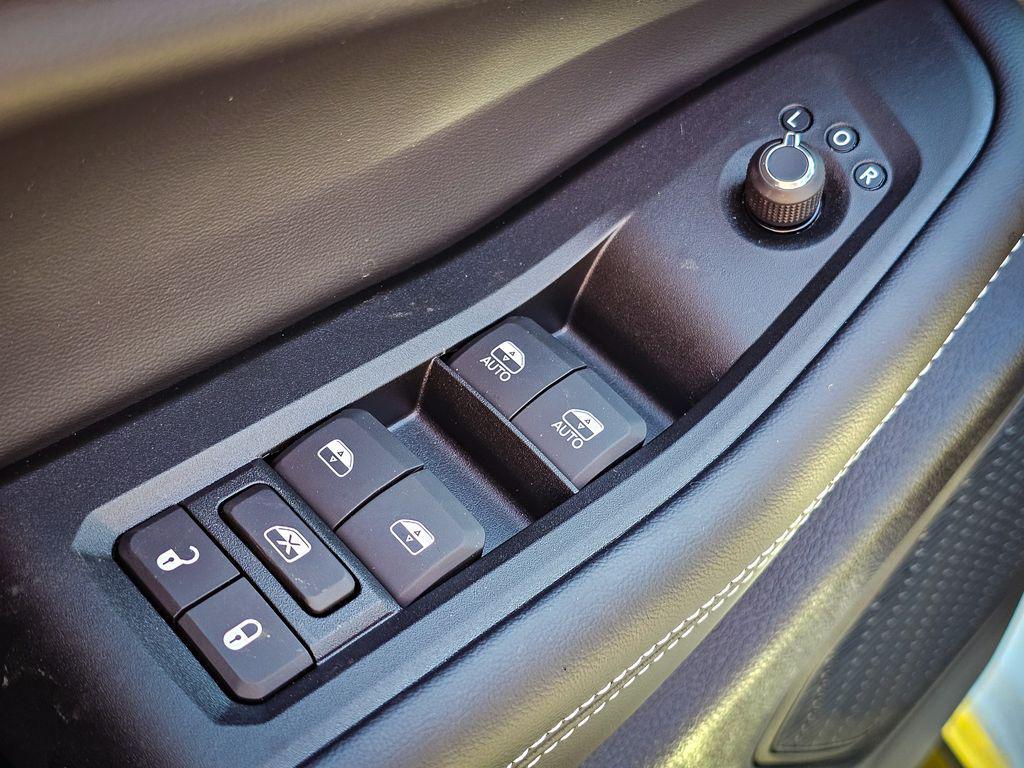 new 2025 Jeep Grand Cherokee L car, priced at $49,297