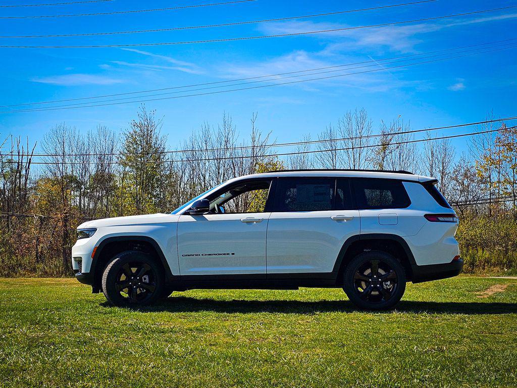 new 2025 Jeep Grand Cherokee L car, priced at $49,297