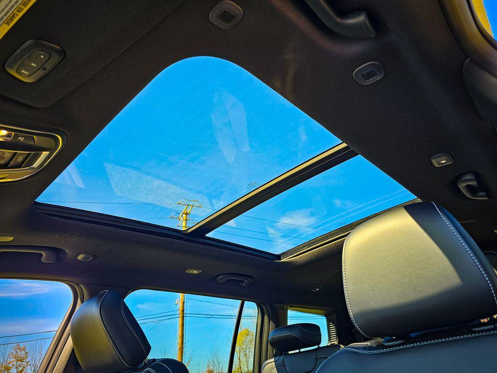 new 2025 Jeep Grand Cherokee L car, priced at $49,297