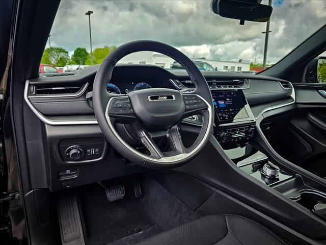new 2025 Jeep Grand Cherokee car, priced at $39,753
