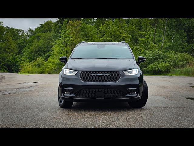 new 2025 Chrysler Pacifica car, priced at $50,741