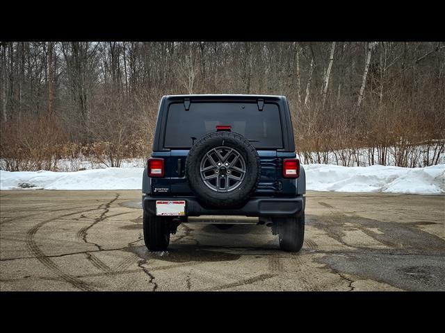 new 2025 Jeep Wrangler car, priced at $45,086