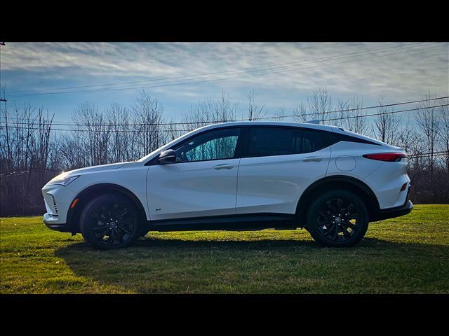 new 2025 Buick Envista car, priced at $27,285