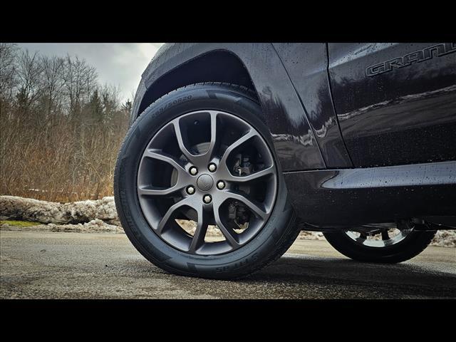 used 2020 Jeep Grand Cherokee car, priced at $29,900