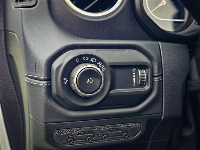 new 2025 Jeep Wrangler car, priced at $53,573