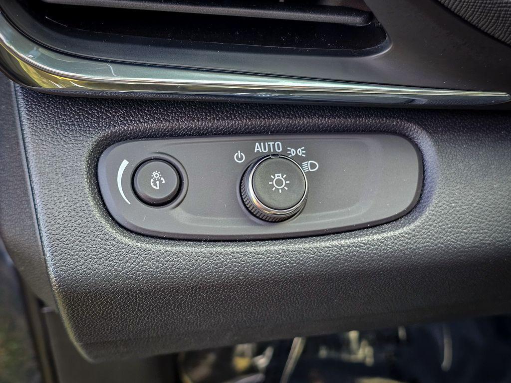 used 2025 Buick Envista car, priced at $23,900