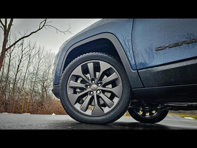 used 2021 Jeep Cherokee car, priced at $24,447