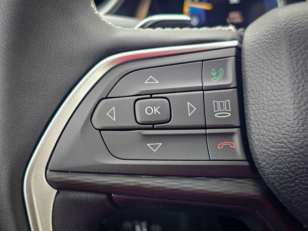 new 2025 Jeep Grand Cherokee L car, priced at $45,995