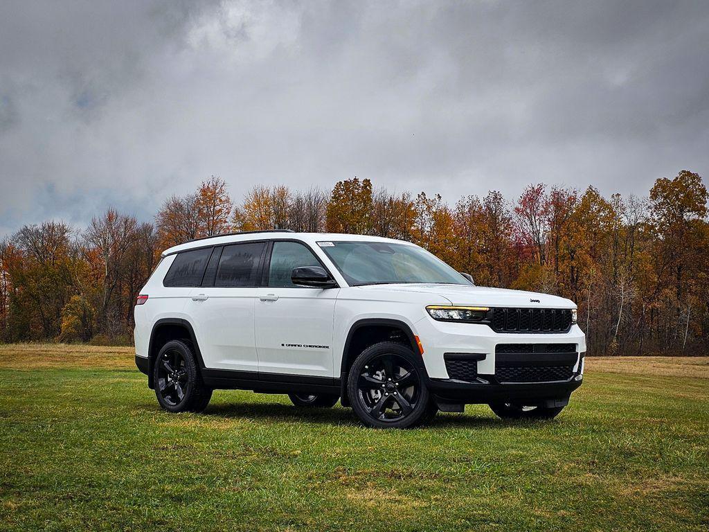 new 2025 Jeep Grand Cherokee L car, priced at $45,995