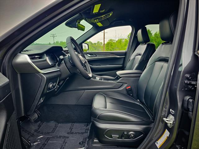 new 2025 Jeep Grand Cherokee car, priced at $43,899