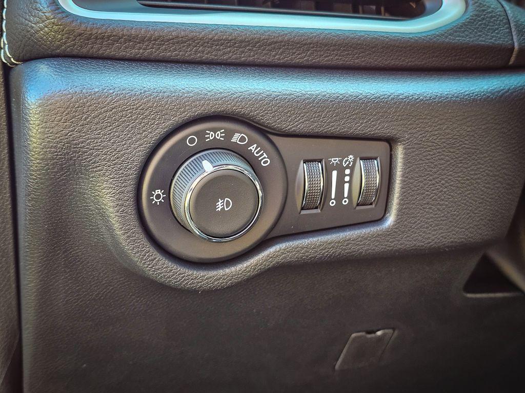 new 2026 Chrysler Pacifica car, priced at $46,482