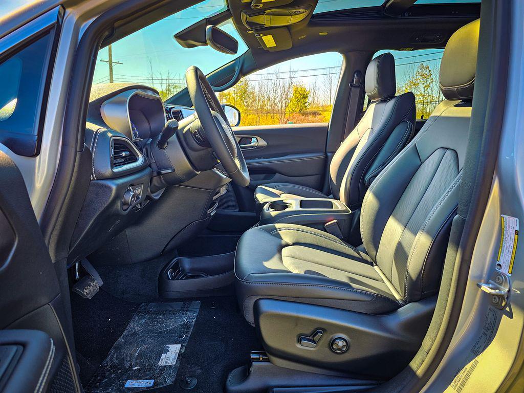 new 2026 Chrysler Pacifica car, priced at $46,482
